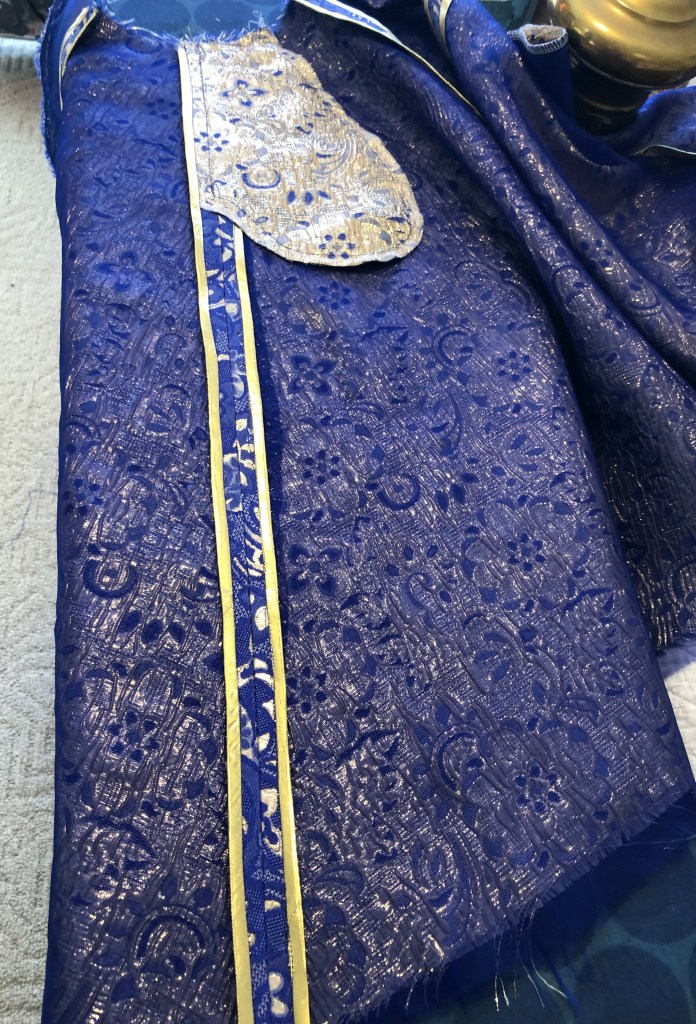 Vogue 9252 dress inside