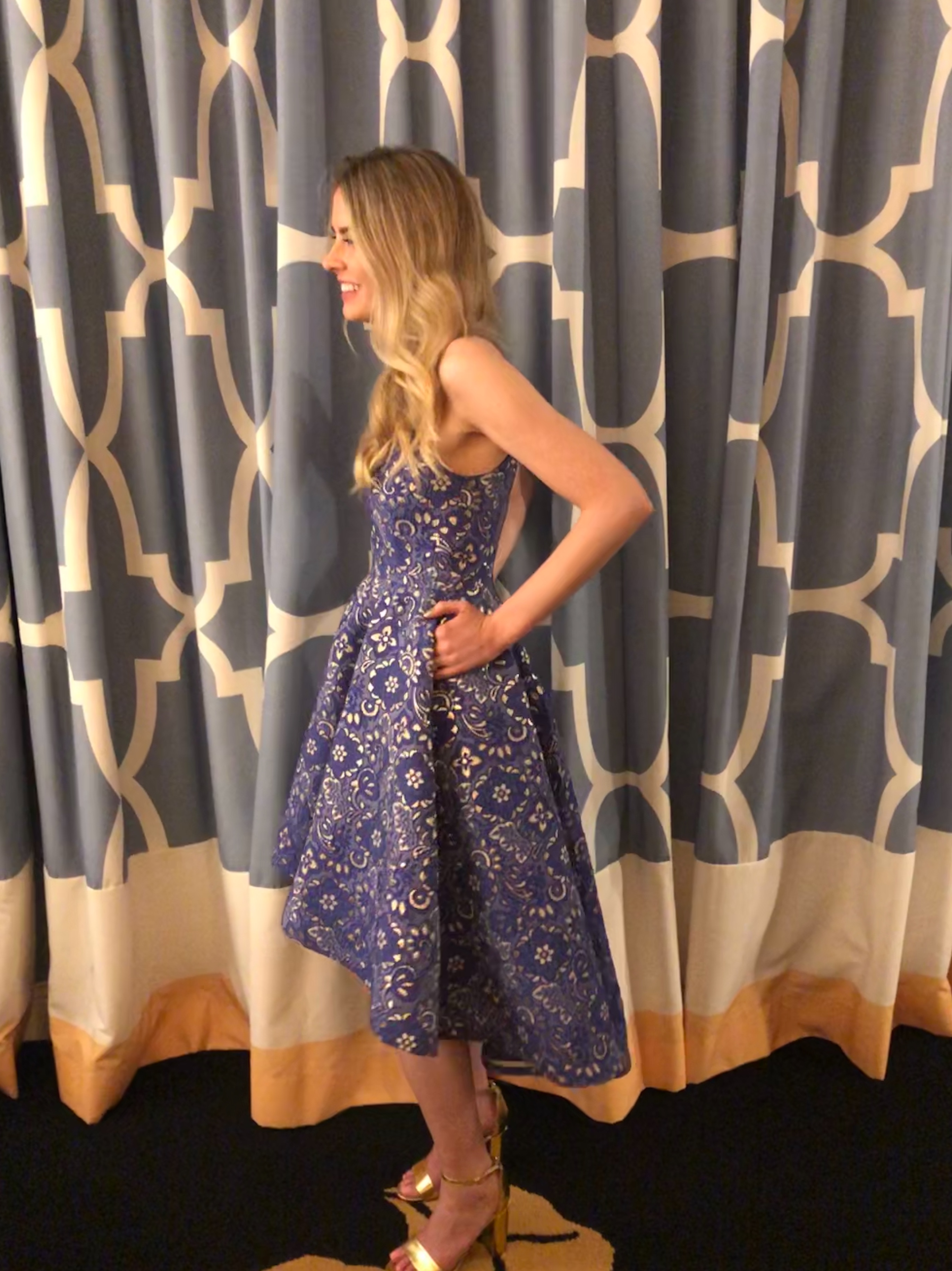 Vogue 9252 dress side and pockets